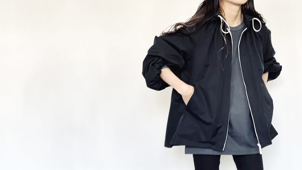 2021年春夏レディースブランドENTO(エント)フレアーブルゾンブラックカラー。