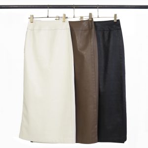 エコレザーラップスカートは、ホワイト、ブラウン、ブラックの3色展開です。