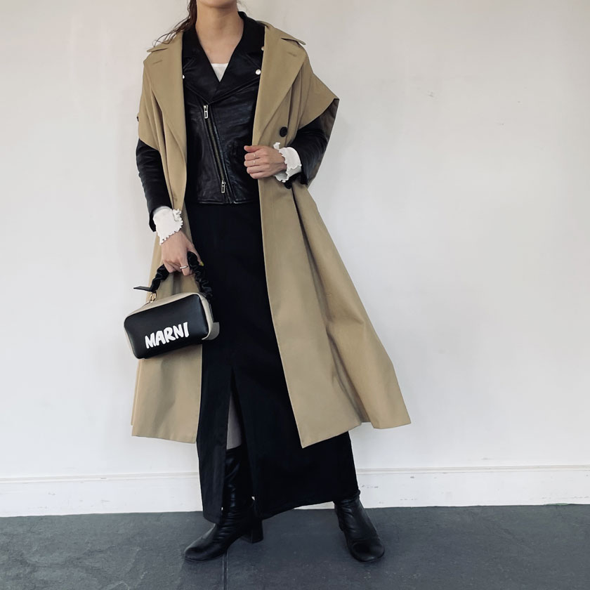 11月12月になるにつれ、本格的に寒くなってくるとトレンチコートの出番が少なくなりがち。 2021年秋冬ENTOおすすめトレンチベストは、色々なアウターとの重ね着を楽しめ、秋の始まりから寒い冬、春までと季節にあったコーディネートでロングシーズンご愛用いただける万能アイテム。 周りと差をつけたトレンチコーデにするなら、トレンチべストがおすすめ！！