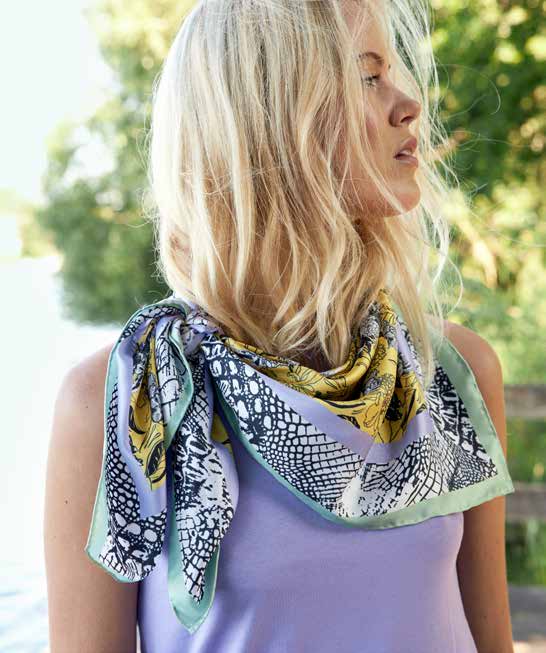 BELLA BALLOU 2021SSコレクションルック画像