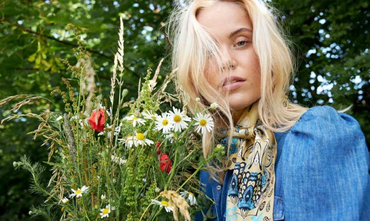 BELLA BALLOU 2021SSコレクションルック画像