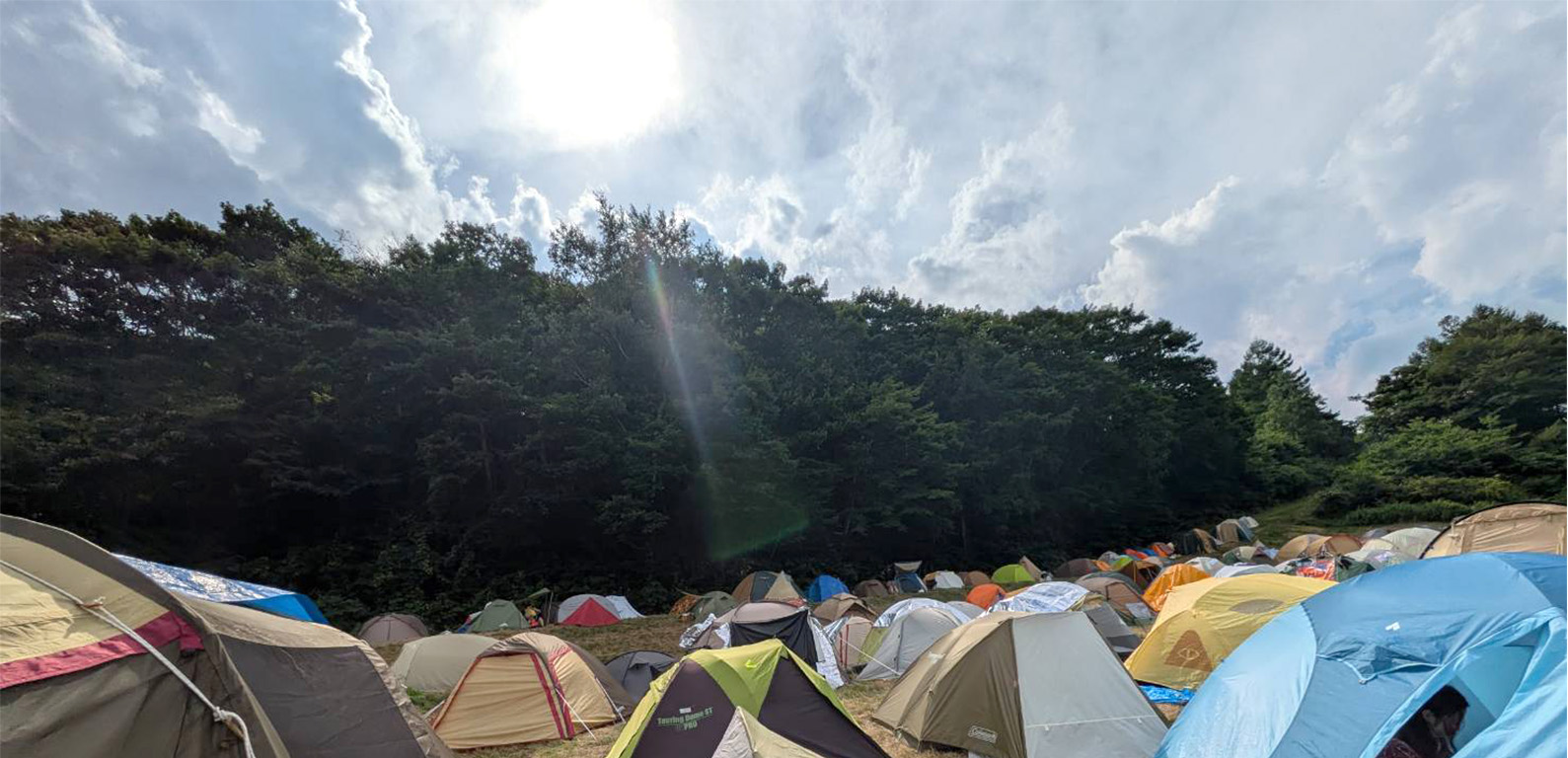 テントは朝日に蒸されてせいろのよう。