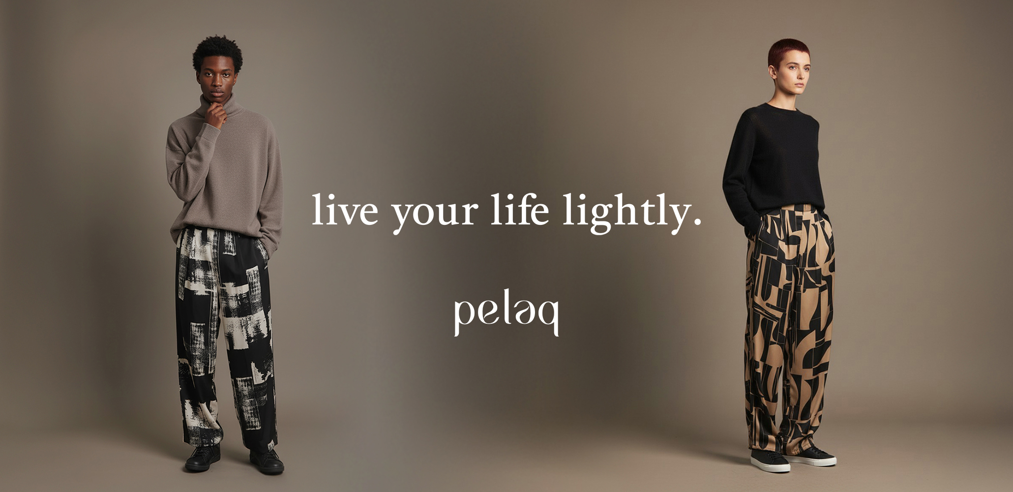 ペラクスタイルは、 年齢・性別の制限なく ラフな着用感と、優雅な佇まいで 気品あるリラックスムードを演出します。  古今東西の文化と豊かな自然への リスペクトを込めた 古代芸術や旅風景をテーマに タイムレスで普遍的な柄を選んでいます。