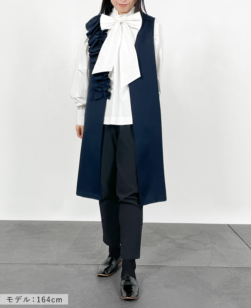 ストレッチテーパードパンツ黒 卒業式コーディネート