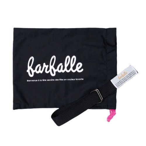 ホワイトのスムース素材レースアップシューズもおすすめです。