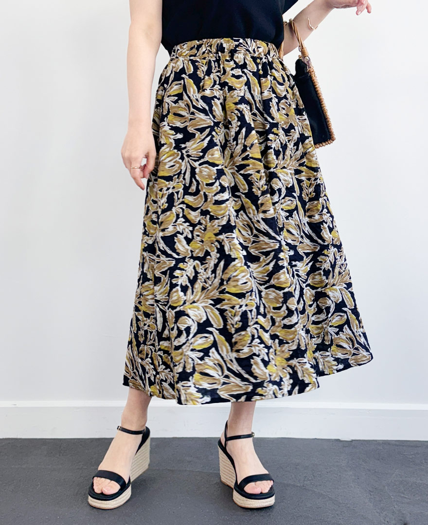 フラワーサマースカート ネイビー30代着用画像