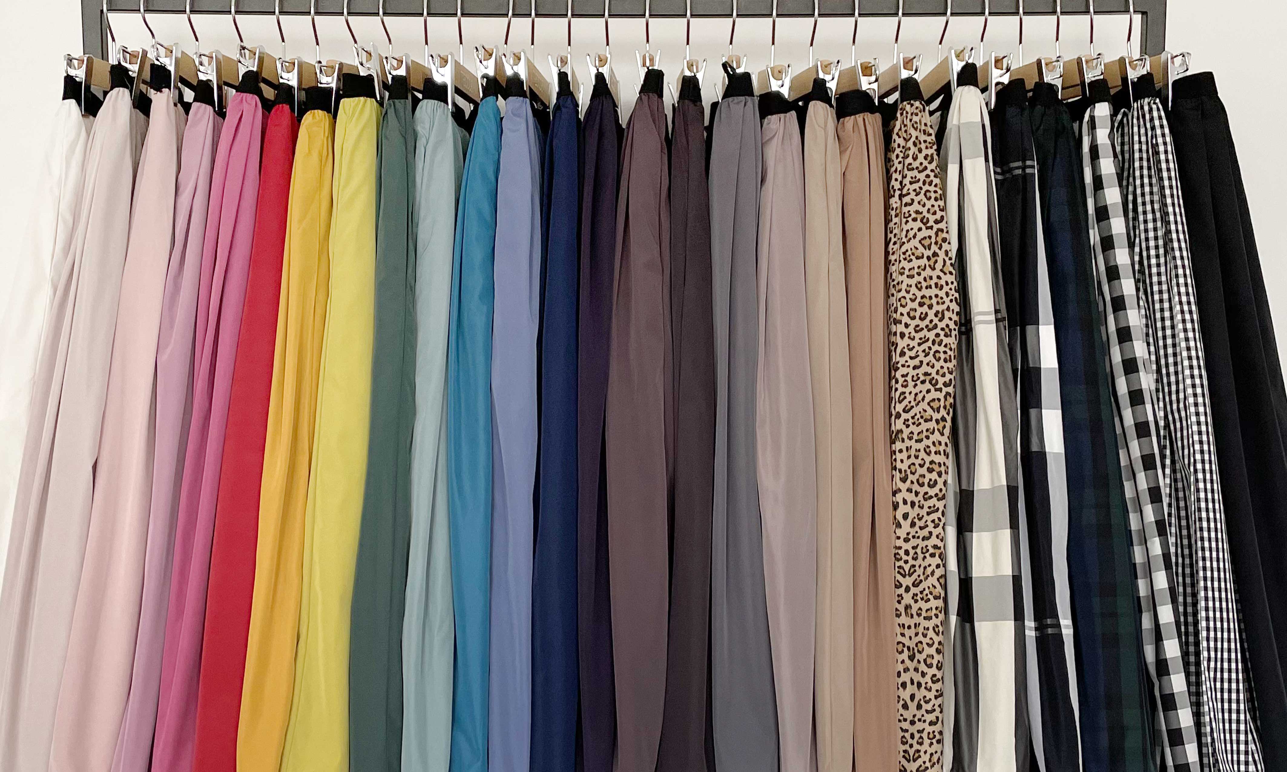 好きな色が見つかる豊富なカラー展開が魅力の神戸・山の手スカート