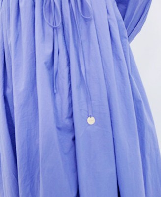 神戸・山の手カシュクールワンピース。コットン100%素材のゆったりサイズ着心地力抜群、楽ちんコーデ。オリジナルチャーム。