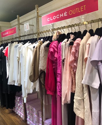 難波 なんばアウトレット店 明るいカラー 秋コーデ