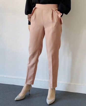 七五三ママのパンツスタイル。フェミニン着回し抜群のコーディネート。