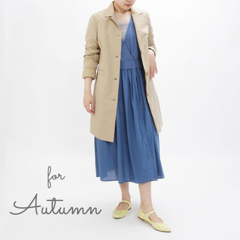 秋にはカシュクールワンピと薄手のジャケットのレイヤードスタイルに合わせて。