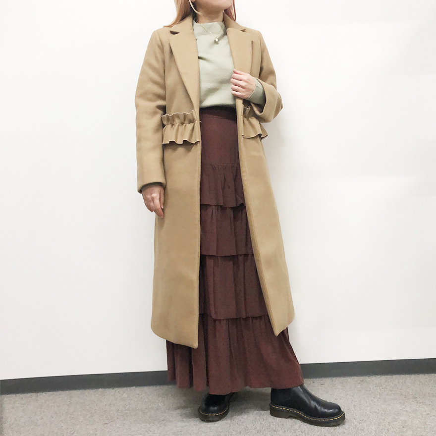 ウエストフリルコートコーディネート