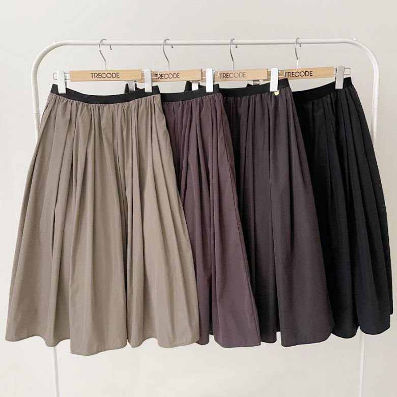 神戸・山の手スカートグレージュ、マルベリー、ダークグレー、ブラックの色比べ画像