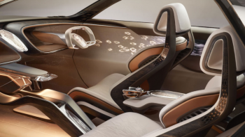 ぶどうから生まれたヴィーガンレザーのヴェジェアはイギリスの高級自動車メーカー・ベントレー100周年記念コンセプトカーのシートにも採用されています