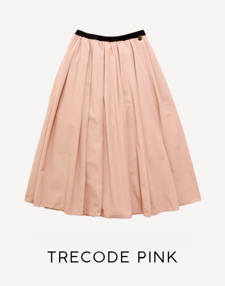 サーモンピンクのような色味のトレコードのスカート。ふんわりフレアシルエットとウエストゴムでとっても楽に着られる神戸・山の手スカート　トレコードピンク。オンラインショップ限定の色味となっております。