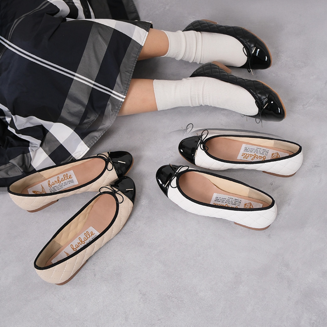 どんなスタイリングの足もとにも寄り添う、ベーシックな3色展開。