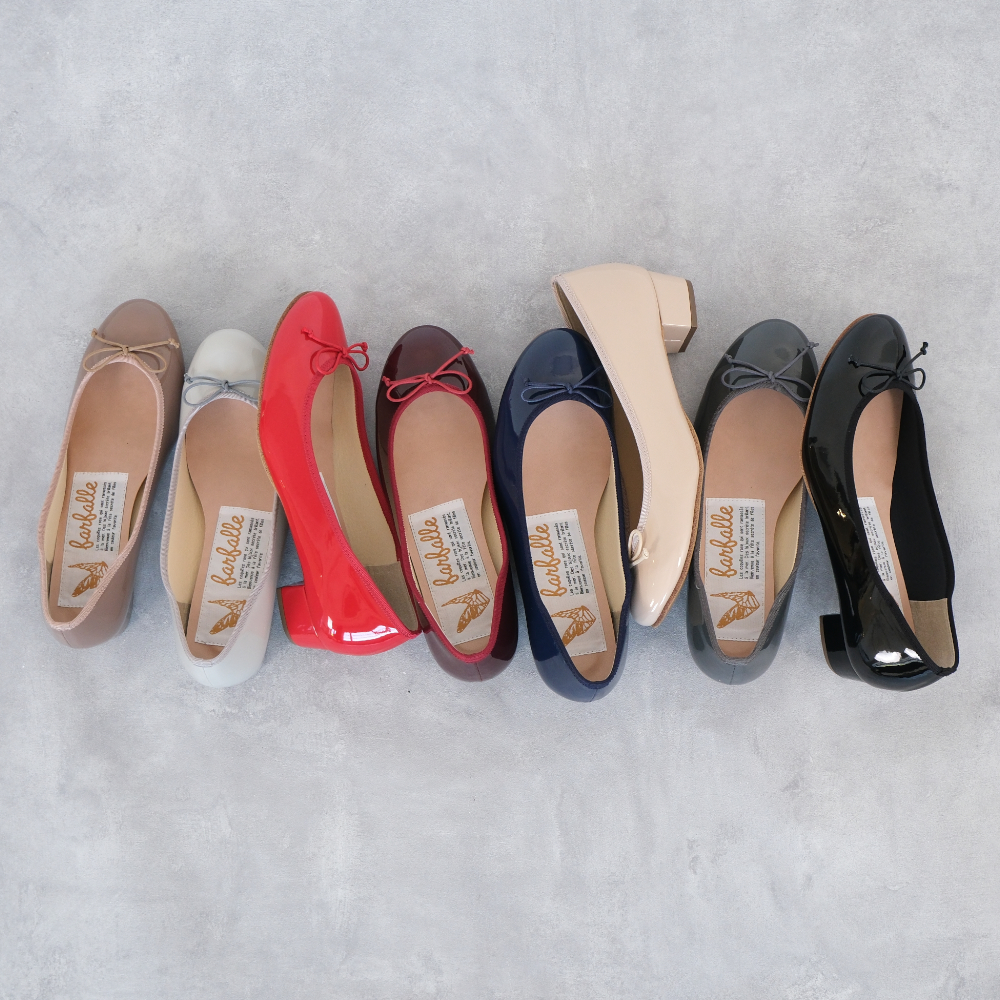 ベーシックカラーもアクセントカラーも揃う、全8色の豊富なカラーバリエーションからお母様好みを見つけて。